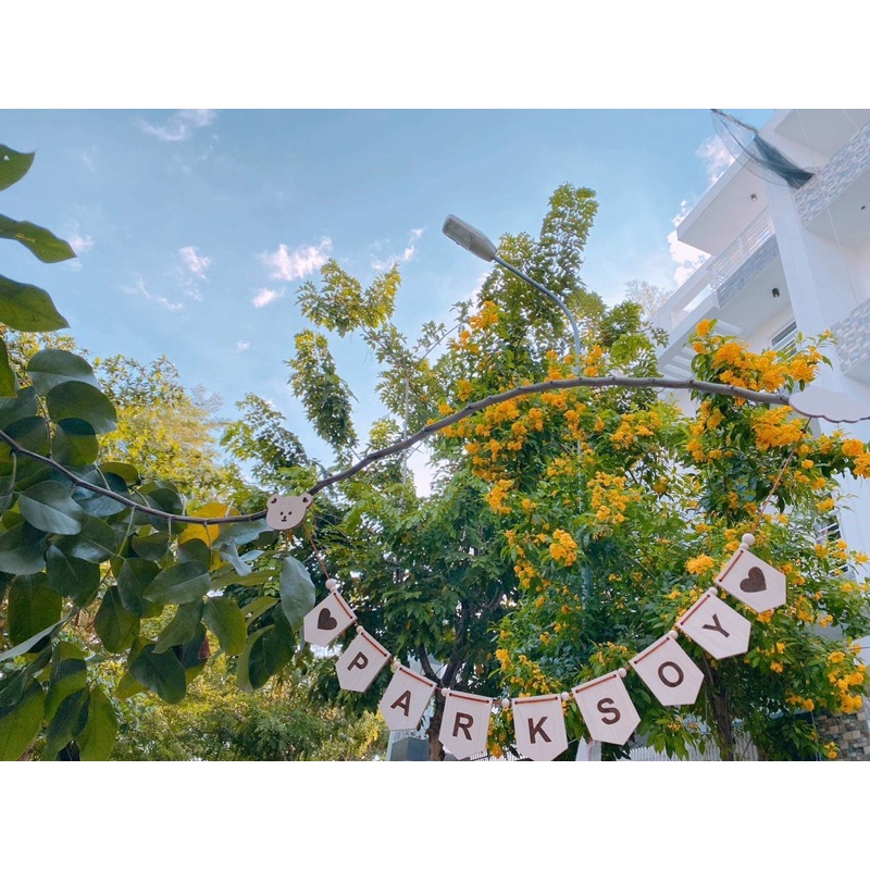 Cờ gỗ decor phòng cho bé