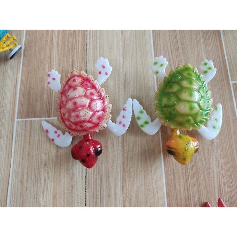 Thú lò xo có nam châm dán tủ lạnh đồ chơi cho bé