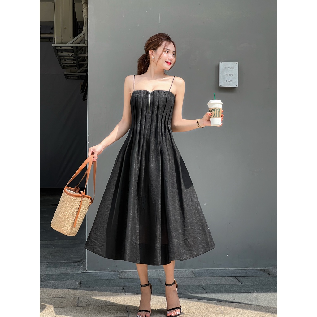 Đầm 2 dây ly ngực kem/ đen Joven