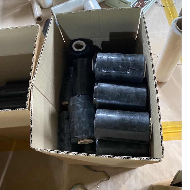 Màng PE Màu Đen Khổ 15cm quấn Pallet, quấn hàng hoá, thực phẩm trong bọc hàng lõi nhỏ