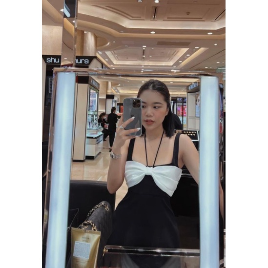 JUMP 2 DÂY ĐEN PHỐI TRẮNG NƠ NGỰC