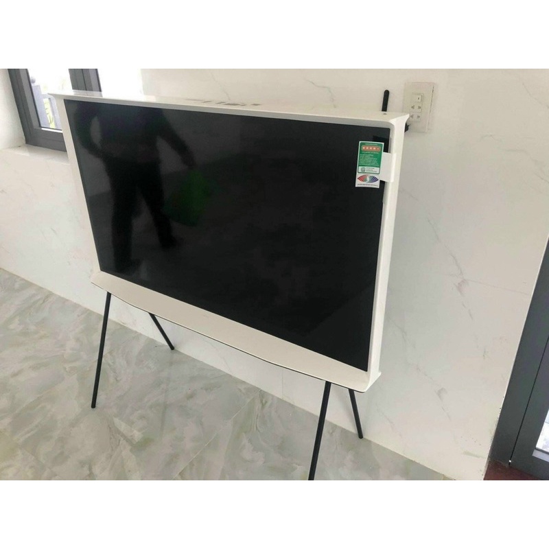 Siêu phẩm TIVI QLED KHUNG TRANH Smart Tivi Kiểu Chữ Có Chân The Serif QLED Samsung 4K 55 inch QA55LS01T
