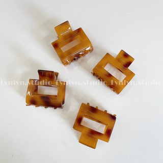 Kẹp tóc style Hàn Quốc vuông