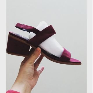 Sandal quai hậu Zara.basic