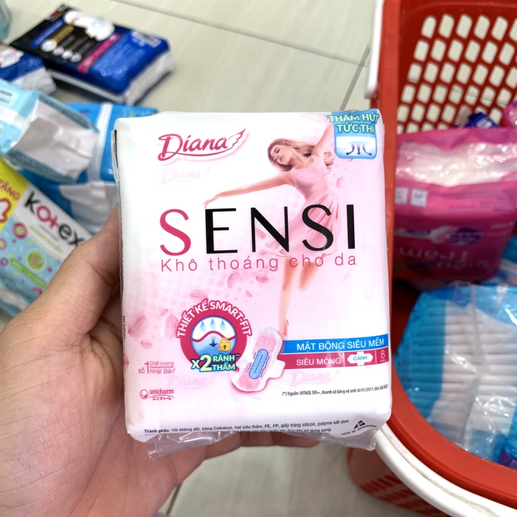 Băng vệ sinh Diana Sensi siêu mỏng có cánh 8 miếng