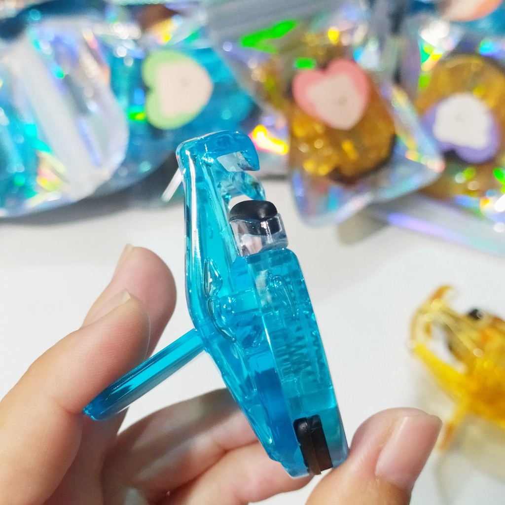 Kẹp bấm mi trong suốt cầm tay kiểu Nhật với mút đệm cao su bền bấm nhẹ nhàng cong mi