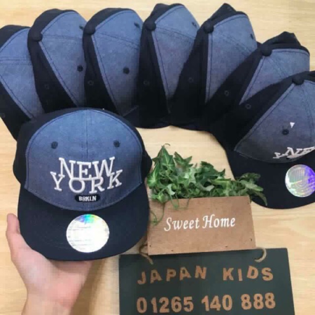 Mũ snapback