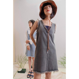 LIBÉ - Đầm jeans ngắn cổ V không tay màu xám