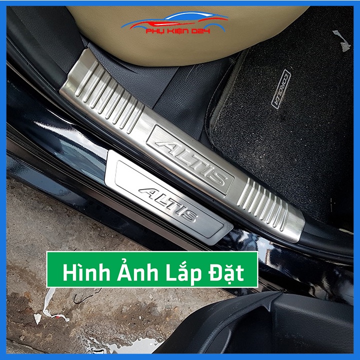 Bộ ốp bậc cửa trong ngoài Altis 2014-2015-2016-2017-2018-2019-2020-2021-2022 Inox chống trầy trang trí xe