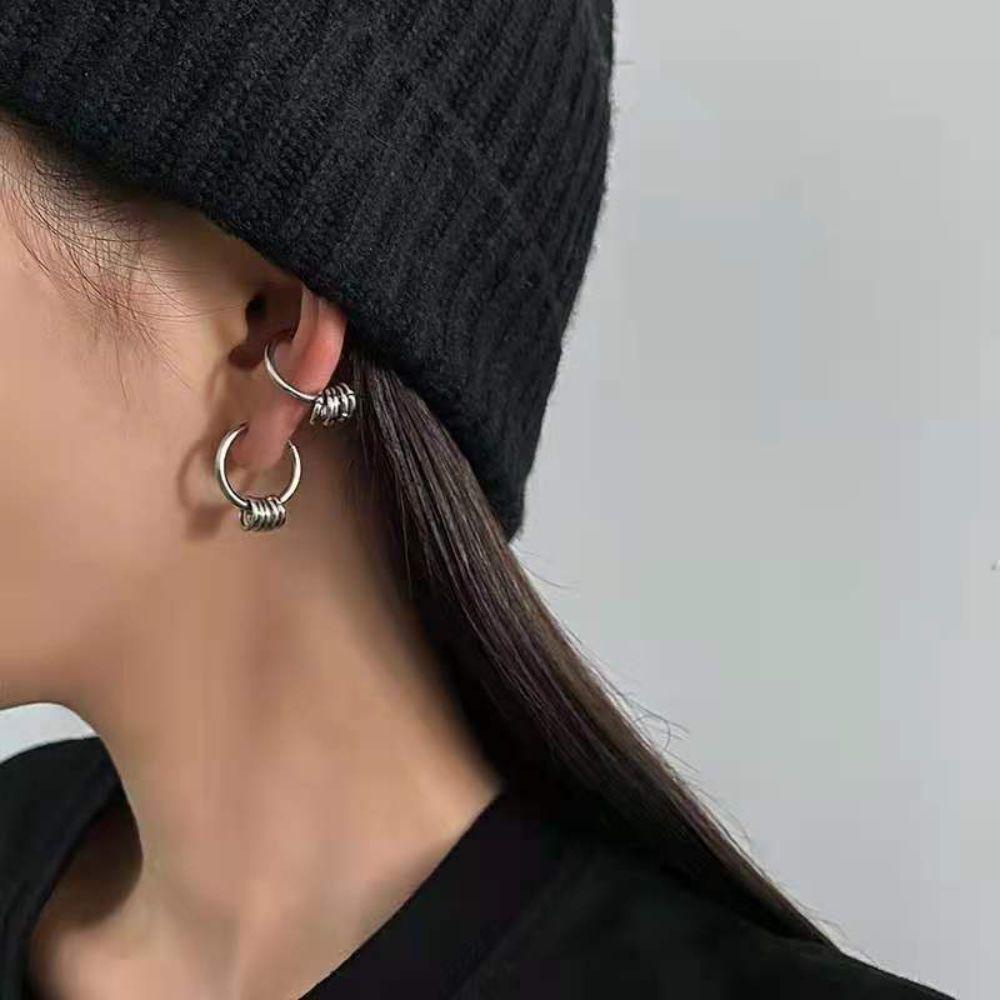 Khuyên Tai Thép Không Gỉ Dạng Cuộn Phong Cách Punk Cá Tính Dành Cho Nam Và Nữ
