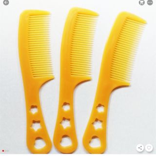 Lược màu vàng trong