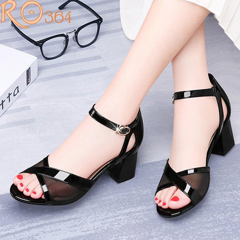 Giày sandal nữ cao gót 4 phân hàng hiệu rosata đẹp màu đen ro364