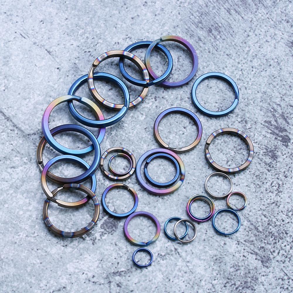 Set 1 / 2 Móc Chìa Khóa Bằng Hợp Kim Titan Tiện Dụng Khi Đi Cắm Trại