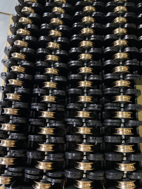 -Bánh xe thau cửa lùa nhôm kính loại Lớn