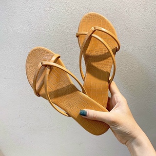 Dép lê dây đan xỏ ngón