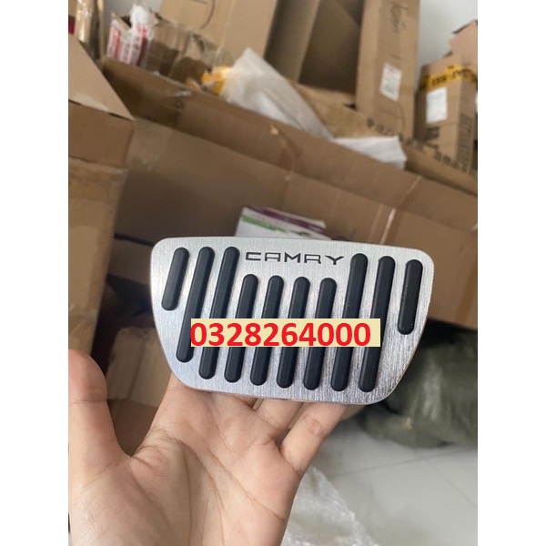 Ốp chân ga, chân phanh xe Camry đời 2019 2020 2021 2022, 2023 2024 Hàng đẹp
