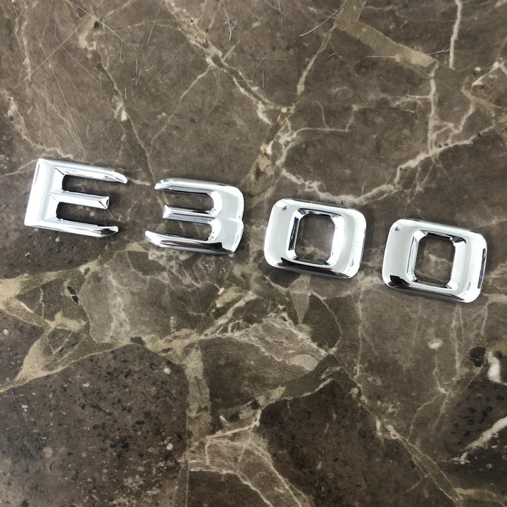 Decal chữ Inox dán đuôi xe ô tô Mercedess E200 và E300