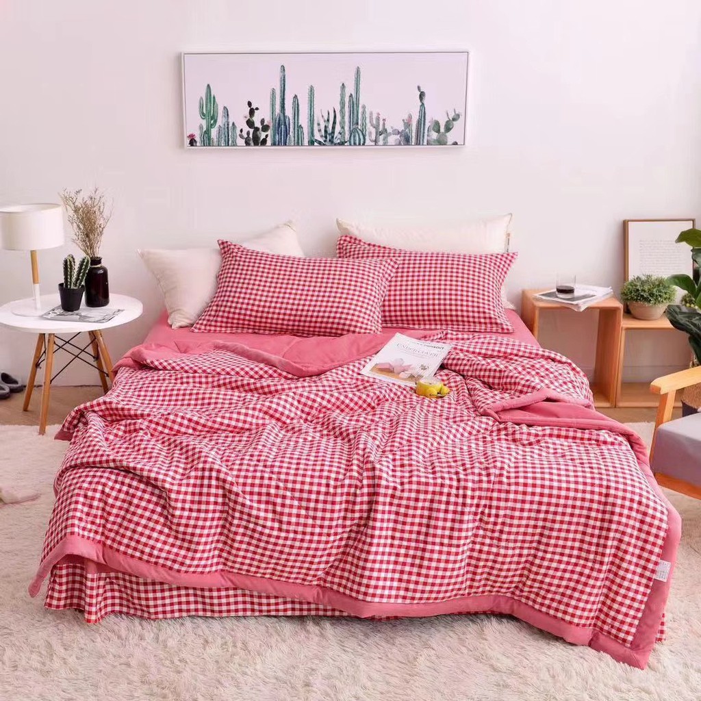 Combo 2 bộ đũi chăn chần bông, 2 vỏ gối ôm và 1 thảm lông loang