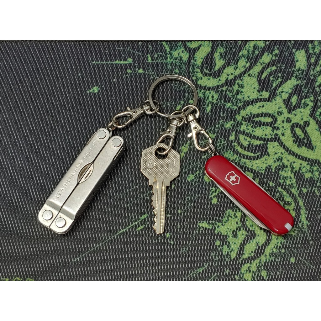 Móc treo nhỏ dành cho dao đa năng