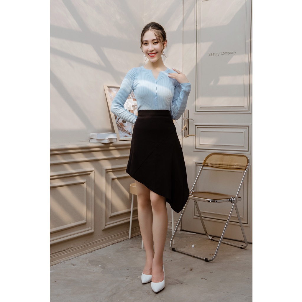 KOKA Áo len cổ xẻ khuy trong 57103