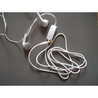 Tai phone samsung trắng