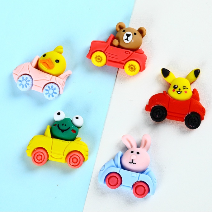 Mẫu charm pikachu, gấu nâu, thỏ hồng, ếch xanh, vịt vàng đi xe hơi cho các bạn trang trí kẹp tóc, dán Jibbitz, DIY