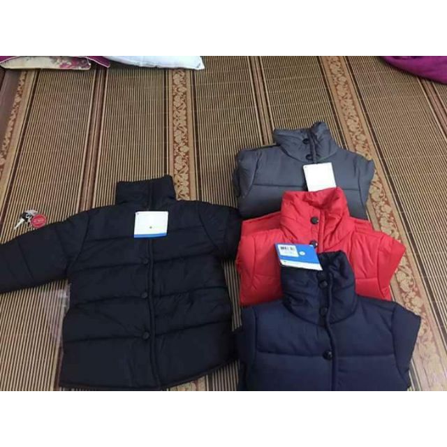 T7 e trả hàng phao xịn này nhéChất siêu đẹp siêu nhẹ Fom 15 đến hơn 25kyHàng vào shop ạ4 màu: đen,ghi, than, đỏ