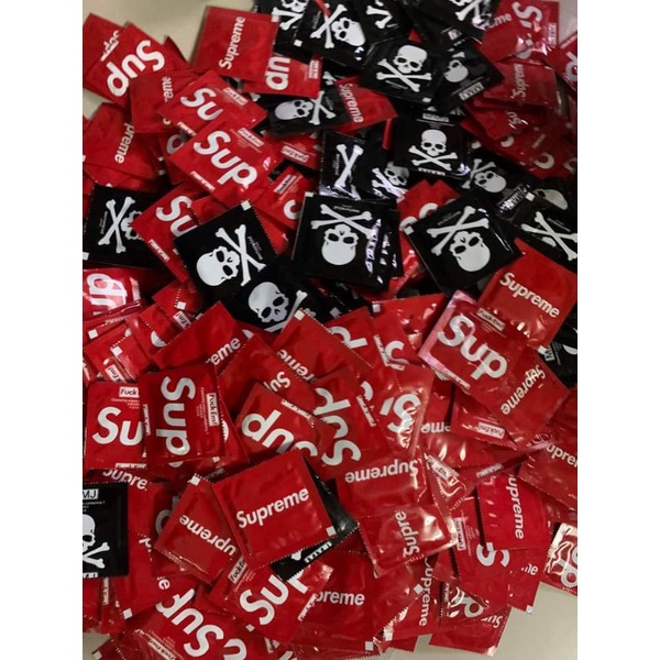 Khăn giấy Supreme - đầu lâu