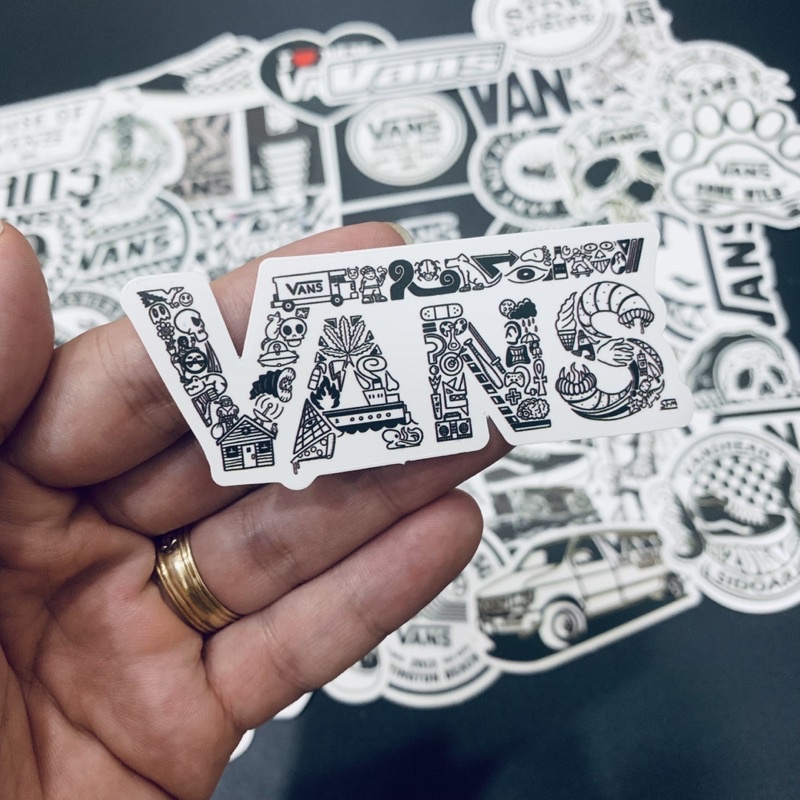 Sticker tem Vans trắng đen mẫu HOT hình dán cute trang trí nón - mũ bảo hiểm, điện thoại, laptop, ván trượt