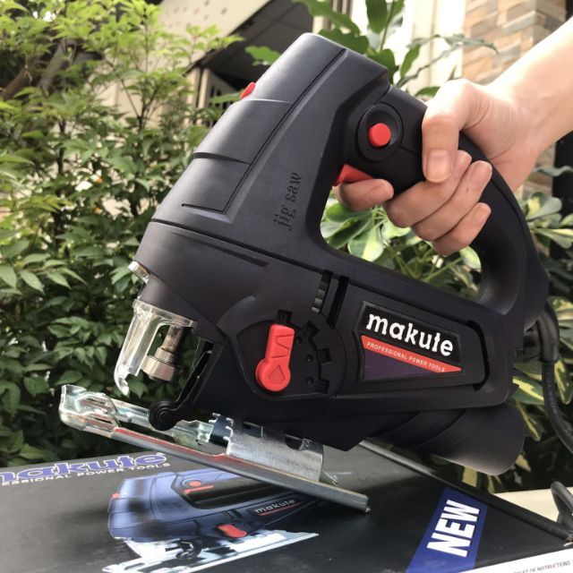 Cưa Lọng 710W makute