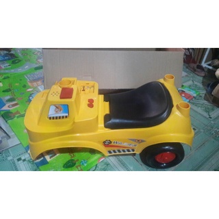 xe cẩu chồi chân