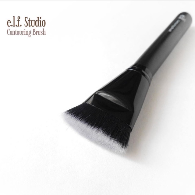 Cọ tạo khối E.L.F Studio Contouring Brush