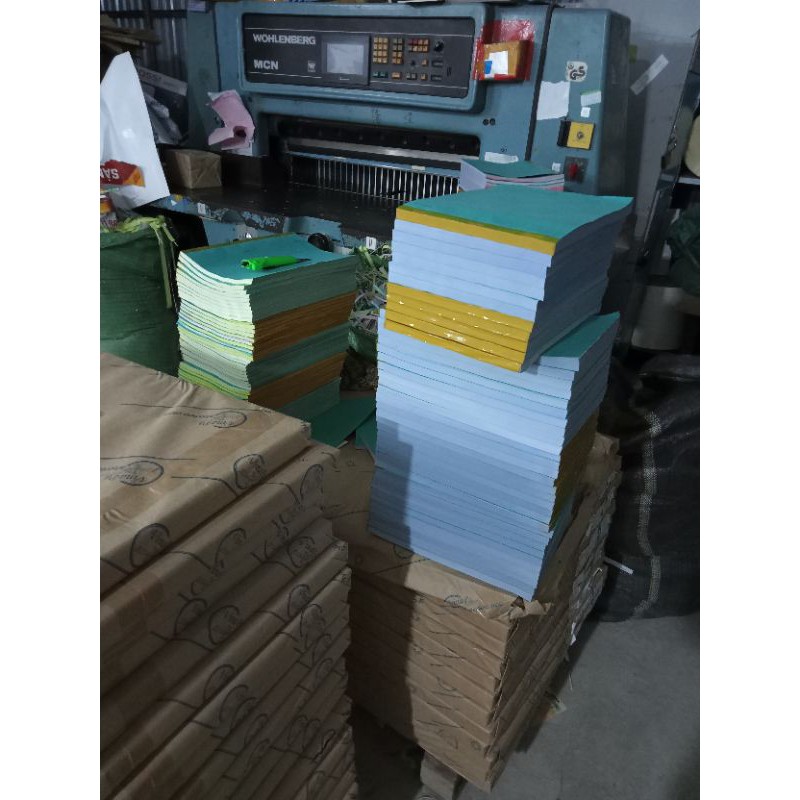 Hóa đơn bán hàng 2 liên khổ A5 in theo yêu cầu giá 19.000₫/q áp dụng cho sl trên 100 quyển