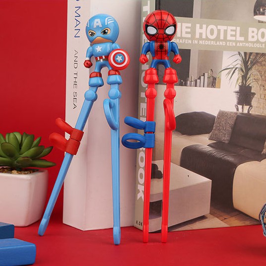 Đôi đũa tập ăn họa tiết siêu anh hùng cho bé