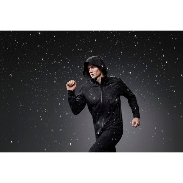Áo khoác gió vân xước chống nước Uniqlo