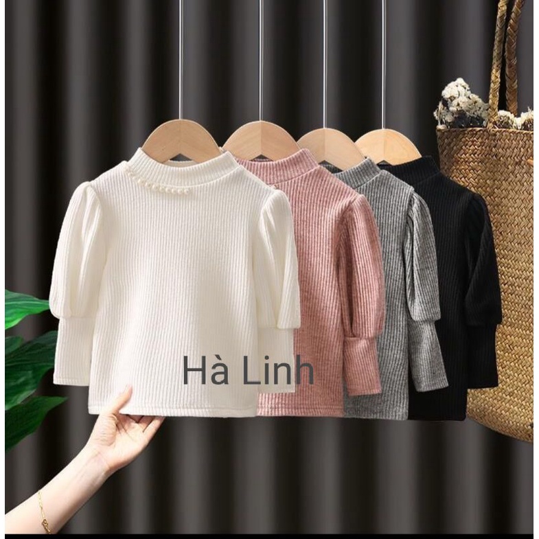 Áo giữ nhiệt cho bé, dáng tay phồng cổ ngọc bé gái.