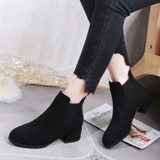 Giày Bốt Nữ Da Lộn Cạnh Chun Gót Cao 5cm