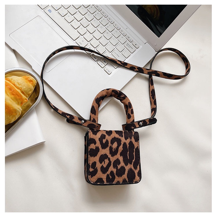 Túi đeo chéo Ielgy thiết kế nhỏ nhắn xinh xắn cho bé gái