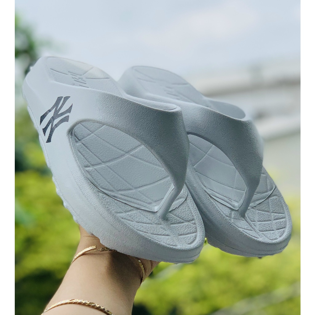 Dép 𝐌𝐋𝐁 nam nữ, dép quai ngang nam nữ unisex 𝐌𝐋𝐁 -FREESHIP + Hộp- dép kẹp 𝐌𝐋𝐁 𝐍𝐘 thể thao bóng chày nam nữ in 𝐍𝐘 Xám