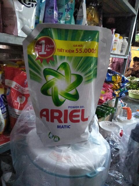 Nước giặt Ariel matic 2.3kg