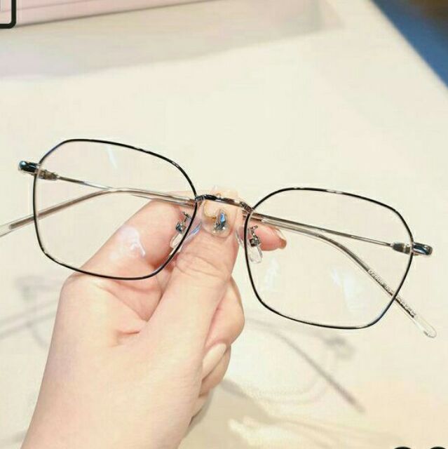 Gọng kính nam nữ mã 05A ( tặng kèm hộp đựng kính )