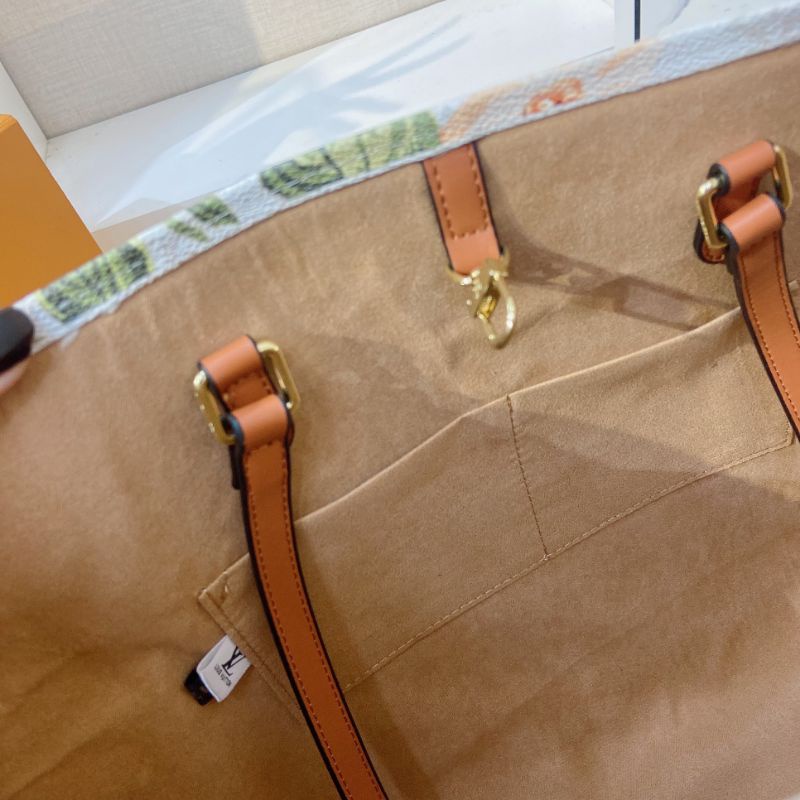 Túi LV onthego họa tiết hoa