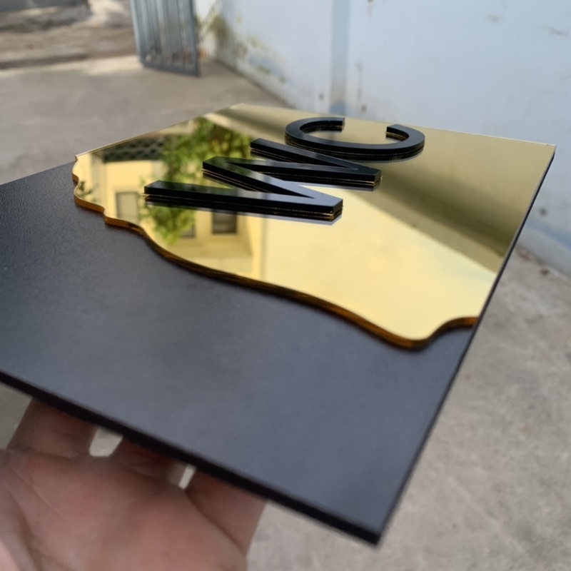 Bảng WC  bằng mica cao cấp sang trọng