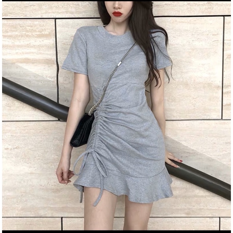 Váy lưng cao bó sát chun đuôi cá gợi cảm cổ tròn đem lại sức hút cho người mặc