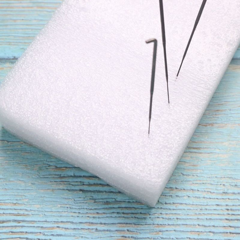 Đệm Chọc Len Bằng Mút Đen &amp; Trắng