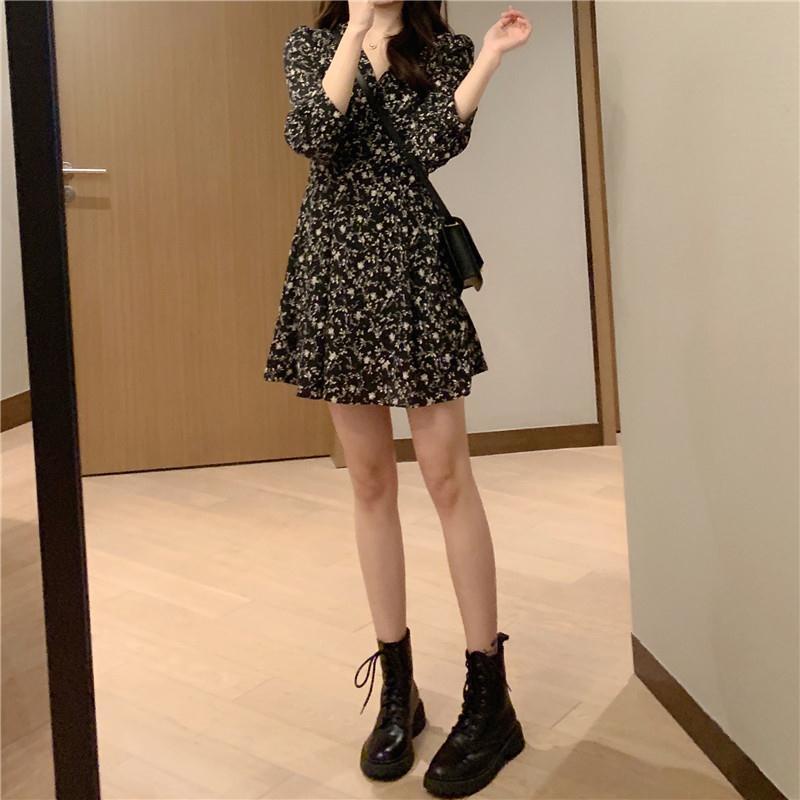 Đầm COZOKC tay dài cổ chữ V họa tiết hoa phong cách Pháp