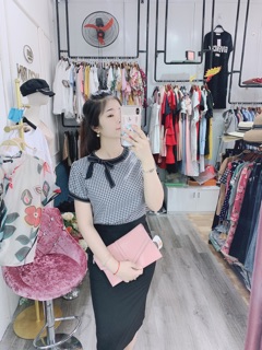 Áo sơ mi kẻ cổ nơ