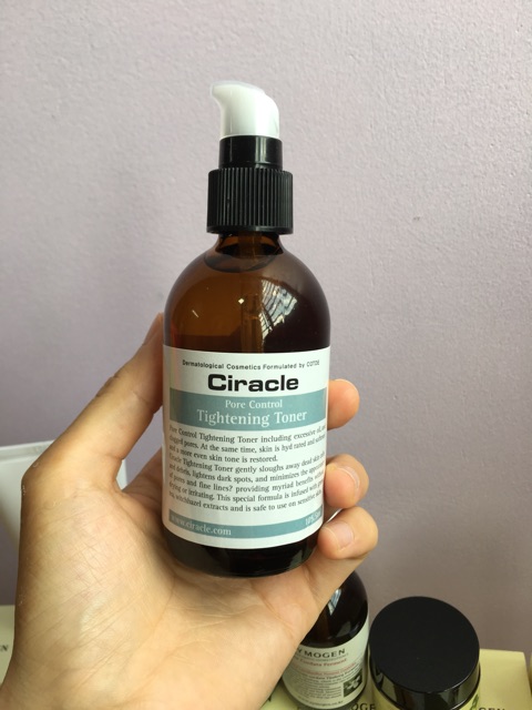 Ciracle Pore Control tightening toner( nước hoa hồng se lỗ chân lông)