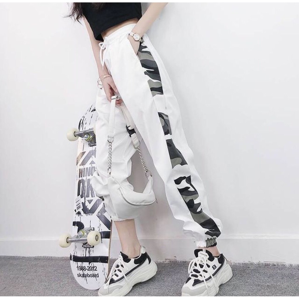 Quần Jogger Basic Trắng Sọc Camo