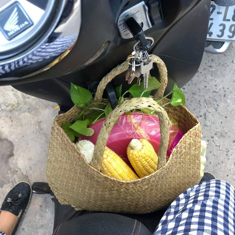 Giỏ cói đi biển - làn đi chợ cỏ bàng quai xách
